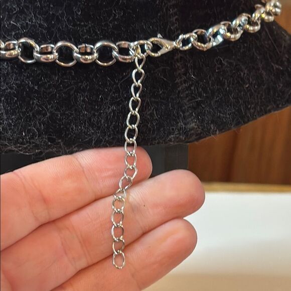 Silver Tone and Yellow Glass Heart Necklace Earring Set - Picture 4 of 5